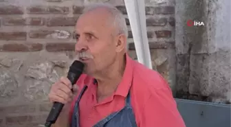 'Minik Kuş' lakaplı bıçakçıdan müşterilerine tezgah başında konser
