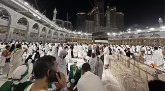 Suudi Arabistan Kralı, Yemen'de ölen askerlerin yakınlarından hac farizasını yerine getirecek 2 bin kişiyi misafir edecek