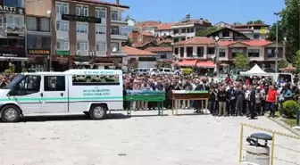 Amasya'da kaza sonucu hayatını kaybeden aile toprağa verildi