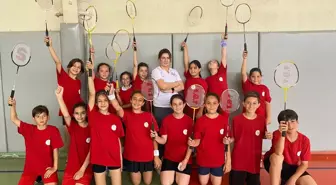 Bayraklı Belediyesi Sporcuları İzmir İl Badminton Şampiyonası'nda 3 Madalya Kazandı