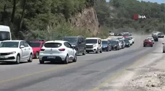 Fethiye'de bayram yoğunluğu trafiğe yansıdı