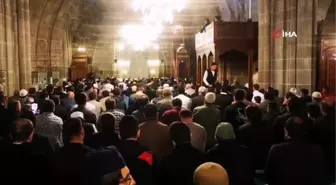 Milli Eğitim Bakanı Tekin Bayram namazını Ulu Camii'nde kıldı