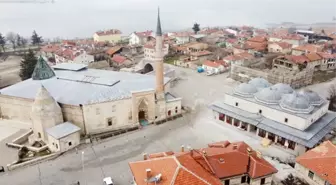 7 asırlık caminin ortasındaki derin kuyu görenleri şaşırtıyor! İşlevi en teknolojik sisteme taş çıkarır