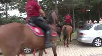 Aydos'ta atlı polisler bayramda devriye gezdi