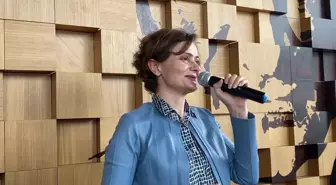 Canan Kaftancıoğlu'ndan Partililere: 'Kongrelerimiz Başlıyor. Mahallelerde de İlçede de Kimsenin Adamına Oy Vermeyin. Cumhuriyet Halk Partiliye Verin'