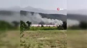İçi yolcu dolu trenin vagonu alev alev yandı