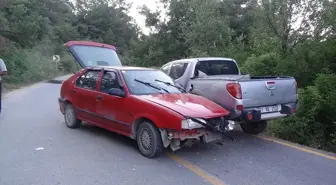 Taraklı'da Pikap ile Otomobil Çarpıştı: 1 Yaralı