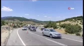 Tatil dönüşü Antalya-Konya kara yolunda trafik yoğunluğu