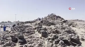 Medine-i Münevvere'de Uhud Şehitliği ve Okçular Tepesi'ni Ziyaret