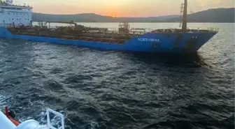 Çanakkale Boğazı'nda Arızalanan Tanker Demirleme Sahasına Çekildi