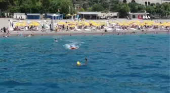 Antalya Plajlarında Cankurtaran Robotlar Görev Başında