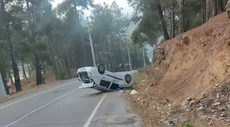 Alanya'da otomobil devrildi, 2 kişi yaralandı