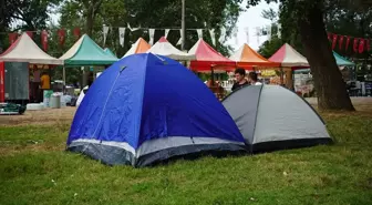 Edirne'de Kırkpınar Yağlı Güreşleri için çadırda konaklama