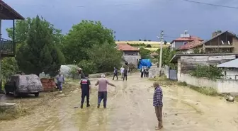 Uşak'ın Banaz ilçesinde sağanak hayatı olumsuz etkiledi