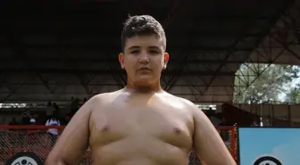 Minik Pehlivan Rakibini 55 Saniyede Yendi