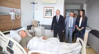 AK Parti Genel Başkan Yardımcısı Çiğdem Karaaslan, OMÜ Sağlık Uygulama ve Araştırma Merkezinde Hastaları Ziyaret Etti