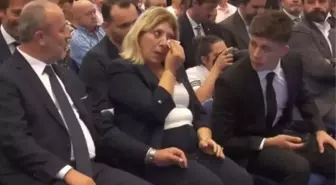 Arda Güler'in Real Madrid'e imza attığı törene damga vuran an! Annesi gözyaşlarına boğuldu