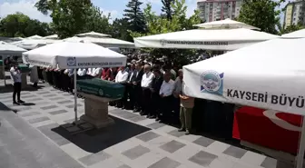 Eski Bakan Taner Yıldız'ın Babası Kayseri'de Defnedildi