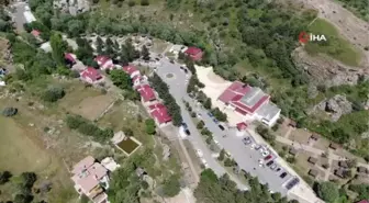 Kavurucu sıcaklarda serinleyip şifa buluyorlar