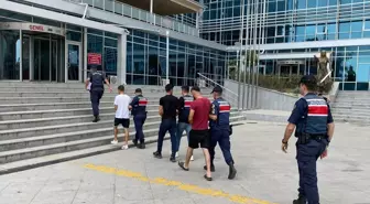 Tarsus'ta Ev ve Okul Hırsızlığı Yapan 3 Zanlı Tutuklandı