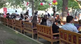Muş'ta Koruyucu Aileler Yemekte Bir Araya Geldi