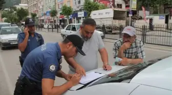 Çiftçi Kiraz Satışından Kazandığı Parayı Düşürdü, Vatandaş Polise Teslim Etti