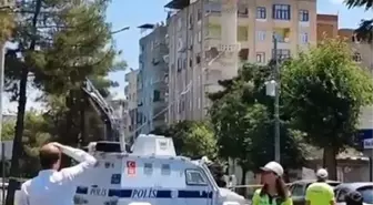 Diyarbakır'da deprem hasarı nedeniyle cami minaresi yıkıldı