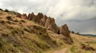 Kars'ın Sarıkamış ilçesindeki peri bacaları turizme kazandırılacak