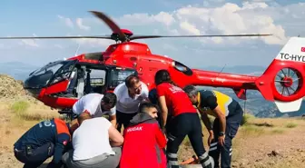 Tunceli'de Dağlık Alanda Kaza: Ayak Bileği Kırılan Kişi Ambulans Helikopterle Hastaneye Kaldırıldı