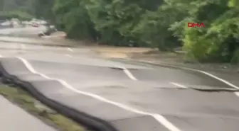 Zonguldak'ta Sel Nedeniyle Yol Çöktü, Uçak Seferleri İptal Edildi