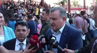 Bakan Bak: 'Antalyalılar hazırlıklı gelmiş'