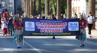 Denizli'de Uluslararası Halk Dansları Festivali Başladı