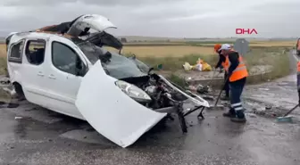 Şarkışla'da Vinç ile Hafif Ticari Araç Çarpıştı: 2 Ölü, 4 Yaralı