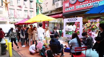 New York'taki ünlü Chinatown salgın öncesi günlerine dönme çabasında