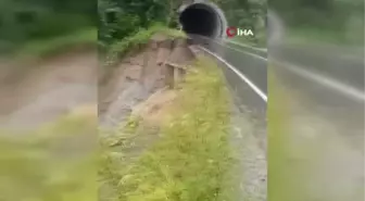 Ordu'da heyelan sonucu yol çöktü, ulaşım kapandı