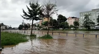 Samsun'da Sağanak Yağış Sonucu Toprak Kayması ve Su Taşkını Meydana Geldi