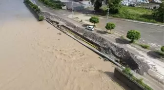 Alaplı Çayı Taştı, İstinat Duvarı Yıkıldı
