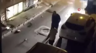 Fatih'te dehşet anları kamerada: Komşunun evine baltayla saldırdı