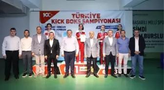 Mardin'de düzenlenen Türkiye Kick Boks Şampiyonası'nda başarı elde eden sporculara madalya ve başarı belgeleri verildi