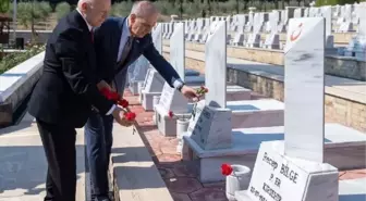 TBMM Başkanı Numan Kurtulmuş, Girne'deki Boğaz Şehitliğini Ziyaret Etti