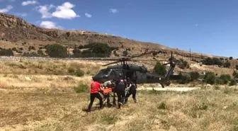 Tunceli'de Kalp Krizi Geçiren Kadın Helikopterle Hastaneye Kaldırıldı