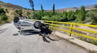 Tunceli'de kaza: Otomobil korkuluklara çarptı, sürücü yaralandı