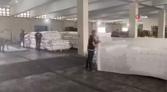 Mersin'de 9 milyon 300 bin lira değerinde kaçak polyester kumaş ele geçirildi