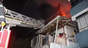 Amasya'nın Suluova ilçesinde yangın çıkan binada hasar oluştu