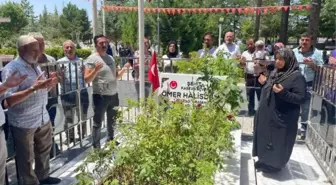 Astsubay Ömer Halisdemir'in Kabri Ziyaret Edildi