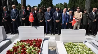 15 Temmuz şehitleri kabirleri başında anıldı