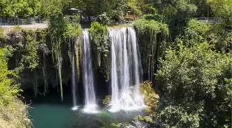 Antalya'daki Düden Şelalesi'nde Su Seviyesi Azaldı