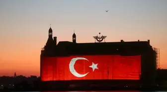 15 Temmuz'a Özel Video Mapping Gösterisi Gerçekleştirildi