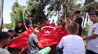 Düzce Gençlik Merkezi'ndeki Öğrenciler Şehit Ailesini Ziyaret Etti