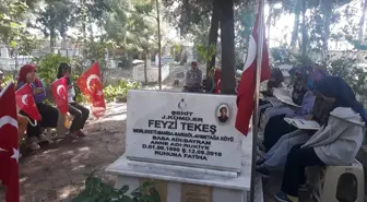 Manisa'da Bereketli Camisi Kur'an Kursu öğrencileri şehit mezarını ziyaret etti